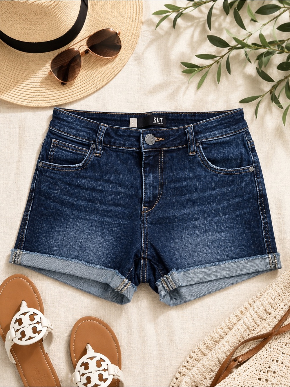 KUT From The Kloth Gidget Fray Denim Shorts Women’s Size 2 Stretch